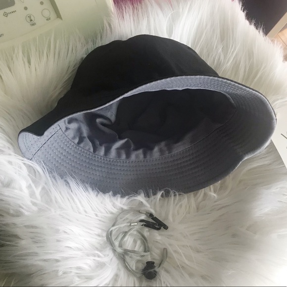 Reversible bucket hat - Picture 4 of 5